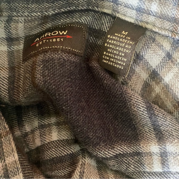 Navy blue arrows flannel size medium men’s (2 for $30) - Picture 4 of 5